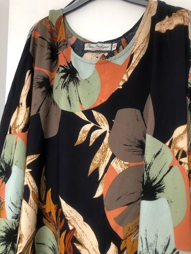 womens oversized top.size 16-20