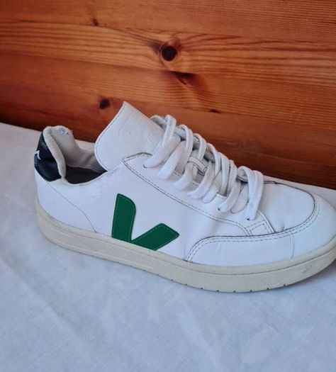 Veja v12 green logo size 5 eu 38 white leather in good condition