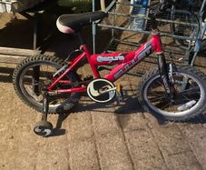 Childs bike with Stableisers