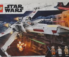LEGO Star Wars Luke Skywalker's X-Wing 75301 - New and Never Oponed