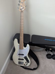 Fender Squier jazz bass 5 String