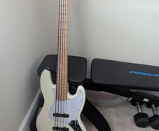 Fender Squier jazz bass 5 String