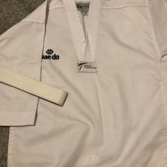 Taekwondo dobok/ uniform 120cm