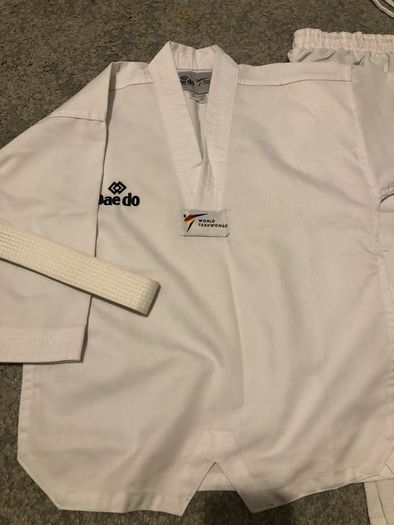 Taekwondo dobok/ uniform 120cm