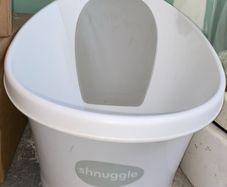 Shnuggle Baby Bath