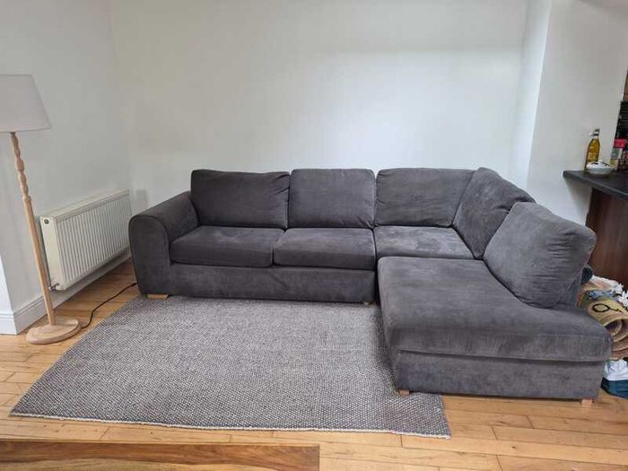 L-Shaped Corner Sofa with Pull-Out Bed