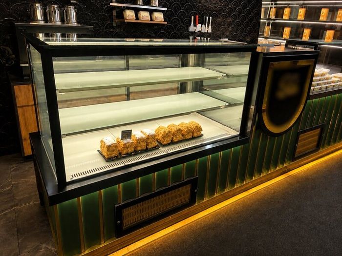 Custom Made Heated food and pastry display counter