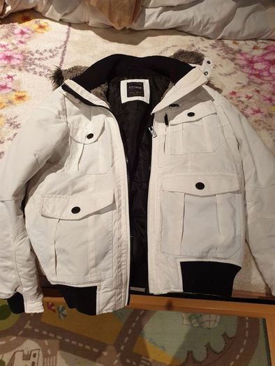 pull and bear white small jacket