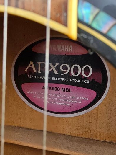 Yamaha Semi-Acoustic Guitar: APX900 MBL