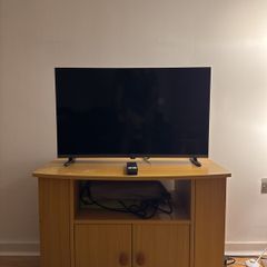 Philips 32" Smart TV (only 5 months old)