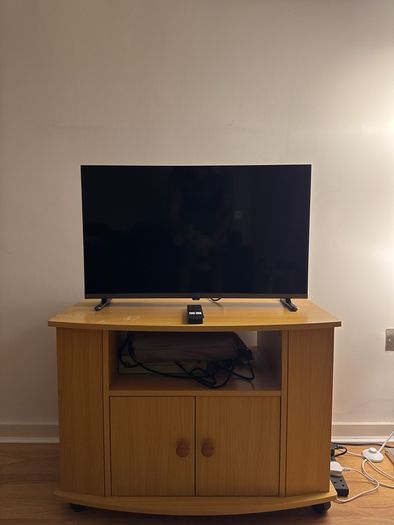 Philips 32" Smart TV (only 5 months old)