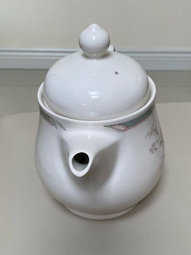 Vintage Keltkraft designed by Noritake Pennfield 9172 teapot & sugar bowel