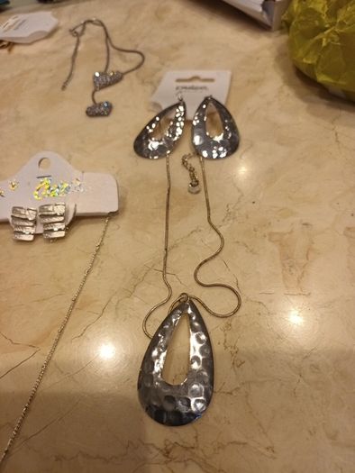 Necklace & Matching  Earrings.  X 5 sets. Costume  Jewellery. B.N.W.T.