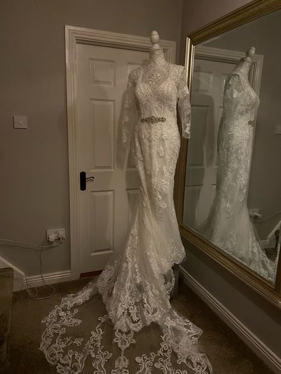 Wedding dress immaculate condition