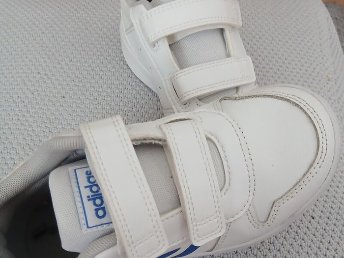 Adidas   leather  trainers like New Junior Trainers like New 8 euro