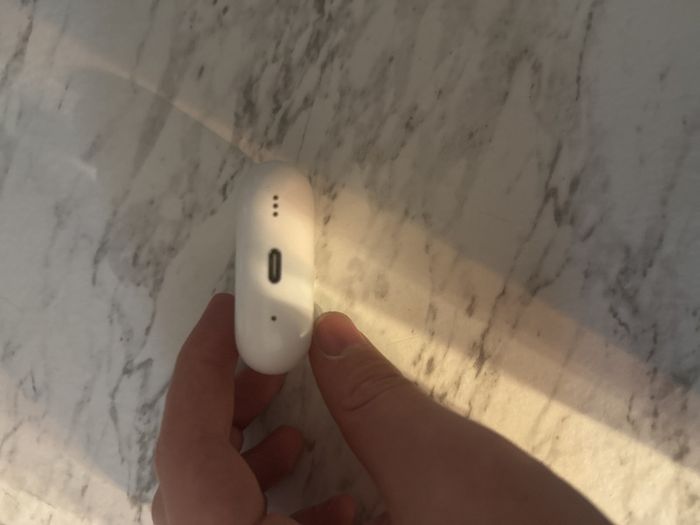Apple AirPods 2