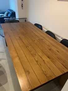 Fabulous solid oak dining table - 8 seater