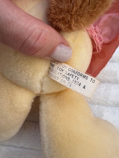 Vintage Henrietta Hound Alton Towers Plush approx. 25 cm. Used Please see photos