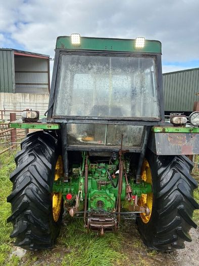 John Deere 2140