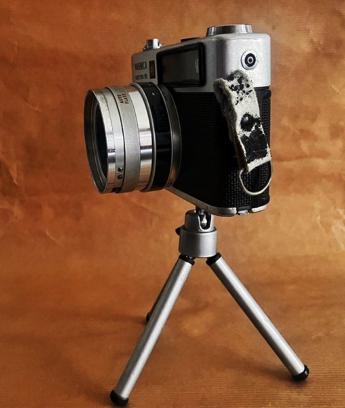 Yashica Electro M5 Yashinon 2845mm 35mm Rangefinder Camera