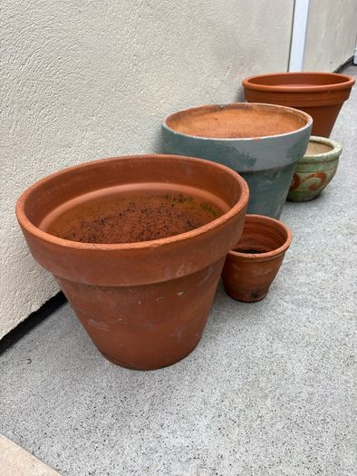 x3 Large Terracotta pots x2 Small ceramics pots