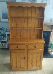 Pine dresser