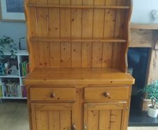 Pine dresser