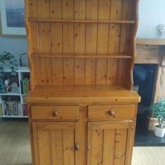 Pine dresser