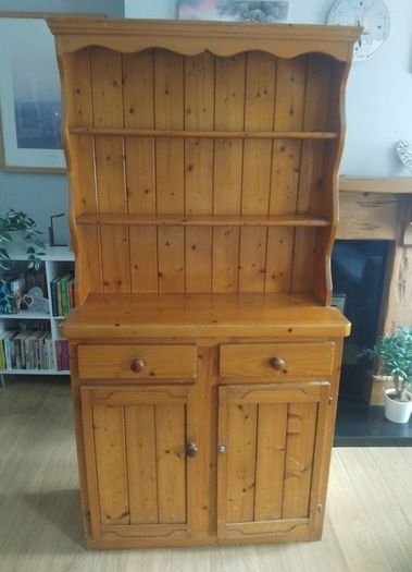 Pine dresser