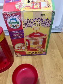 Chocolate making machine