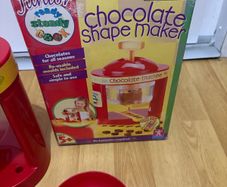 Chocolate making machine