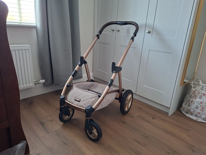 Cosatto Wow 2 Travel system - whisper