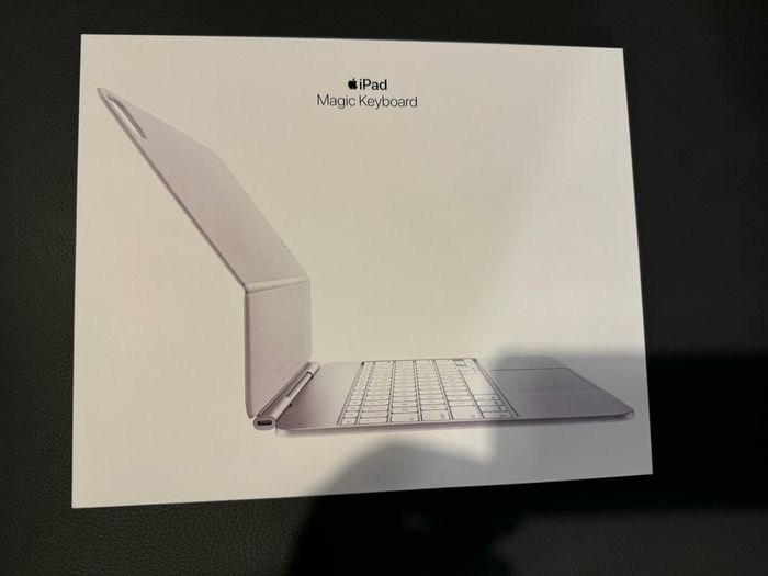 iPad Pro 13-inch ( MAGIC KEYBOARD M4/M5 Compatible)British English WHITE COLOUR Brand New Sealed 1 Year Warranty