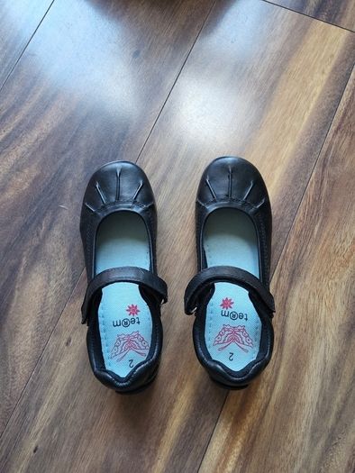 Leather shoes girl school size 2