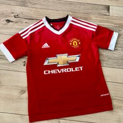 Manchester United jersey size 9/10 years old