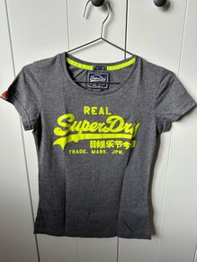 Superdry t-shirt / top for women / ladies, immaculate condition. Size: XS