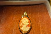 Vintage Cameo Brooch