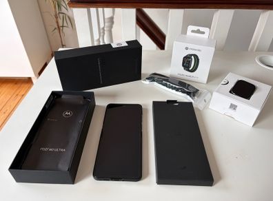 Motorola Razr 60 Ultra 512gb unlocked + Moto Watch Fit