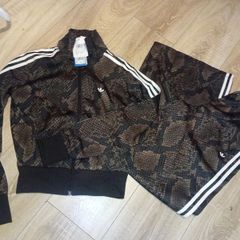 Woman adidas tracksuit