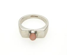 925 Vintage Sterling Silver & Pink Coral Ring