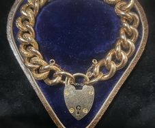 Stunning Antique 9ct Gold Curb Link Bracelet, Heart Clasp and Safety Chain 30.25 grams
