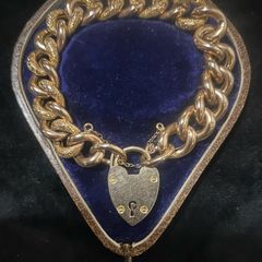 Stunning Antique 9ct Gold Curb Link Bracelet, Heart Clasp and Safety Chain 30.25 grams