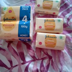 NEW johnsons baby honey soap