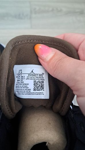 Brand New Womens Air Jordans 1 Mid