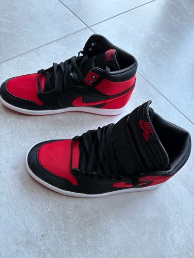 Nike Jordan 1 Satin Breds New