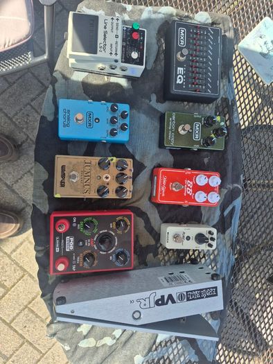 Guitar pedals