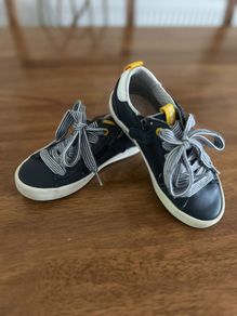 Boys shoes