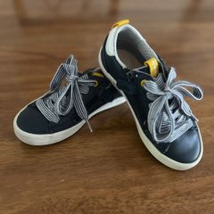 Boys shoes