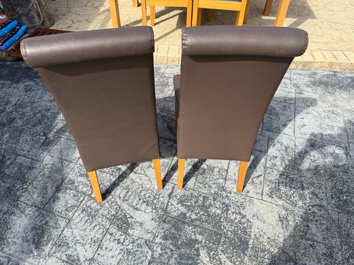 Extendable Kitchen Table and 6 Chairs