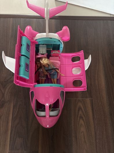 Barbie aeroplane with everything in it